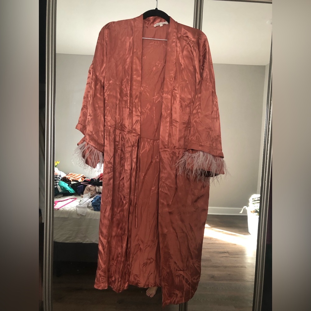 Silk, size medium